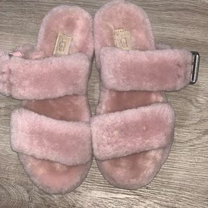 UGG FUZZ YEAH SLIPPERS💕